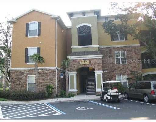 10105 COURTNEY OAKS CIRCLE UNIT 196 TAMPA, FL 33619