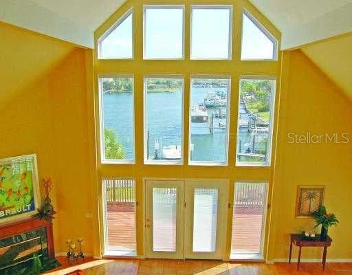 944 APOLLO BEACH BOULEVARD APOLLO BEACH, FL 33572