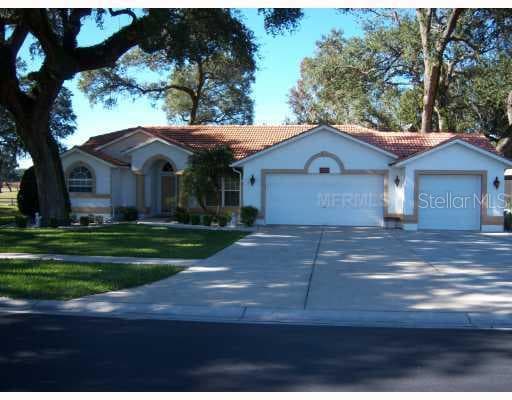 6913 NORTHLAKE DRIVE ZEPHYRHILLS, FL 33542