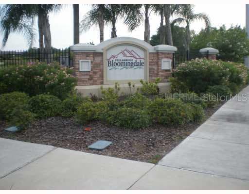 6412 HOLLYDALE PLACE UNIT 102 RIVERVIEW, FL 33578