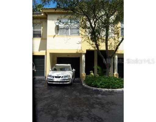 652 ARBOR LAKE LANE UNIT 652 TAMPA, FL 33602