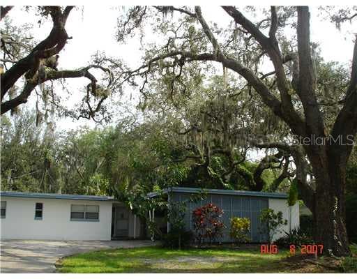 410 BERWICK AVENUE TAMPA, FL 33617