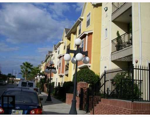 1910 E PALM AVENUE UNIT 8216 TAMPA, FL 33605