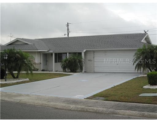 1237 FORDHAM DRIVE SUN CITY CENTER, FL 33573