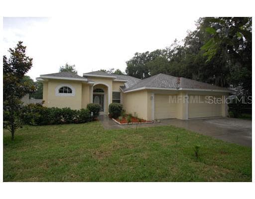 1011 Legends Pass DRIVE Valrico, FL 33594