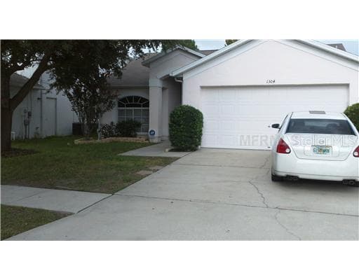1304 SALT CLAY COURT WESLEY CHAPEL, FL 33544