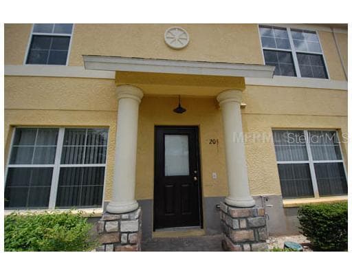 203 DRAWBRIDGE LANE VALRICO, FL 33594