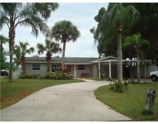 1643 SEA BREEZE DRIVE TARPON SPRINGS, FL 34689