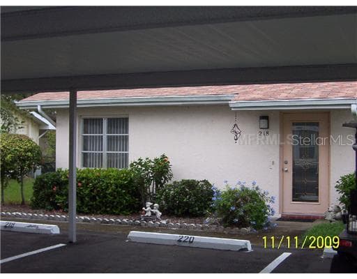 218 GLOUCESTER BOULEVARD UNIT 396 SUN CITY CENTER, FL 33573