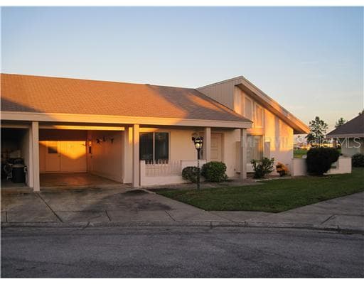 105 CARSWELL CIRCLE UNIT 6 SUN CITY CENTER, FL 33573