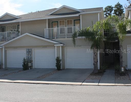 1739 HAMMOCKS AVENUE LUTZ, FL 33549