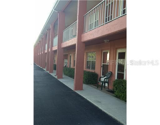 9715 HARRELL AVENUE UNIT 8 TREASURE ISLAND, FL 33706