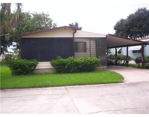 558 Oak Island Plant City, FL 33565