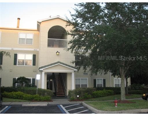 18147 BRIDLE BIT LANE UNIT 18147 TAMPA, FL 33647