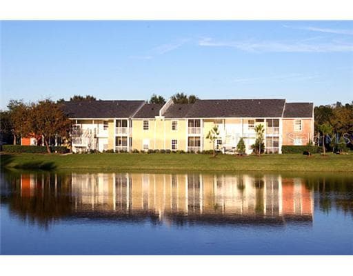 221 LAKE BROOK CIRCLE UNIT 105 BRANDON, FL 33511
