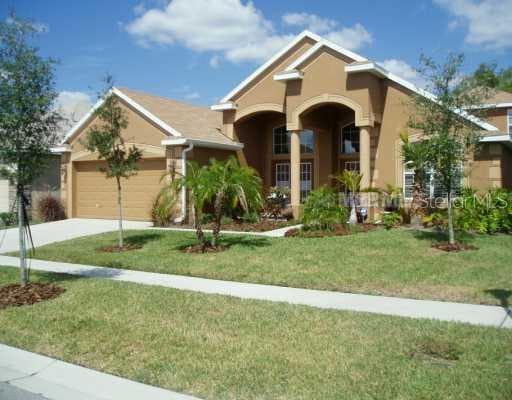 16306 BRIDGELAWN AVENUE LITHIA, FL 33547