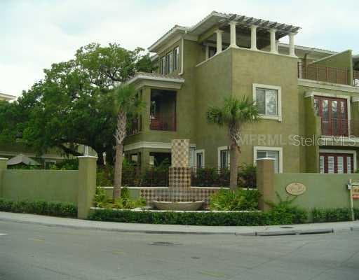 4907 BAYSHORE BOULEVARD UNIT 106 TAMPA, FL 33611