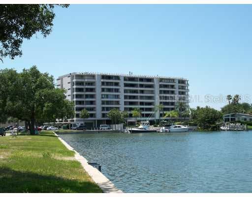 5701 MARINER STREET UNIT 302 TAMPA, FL 33609