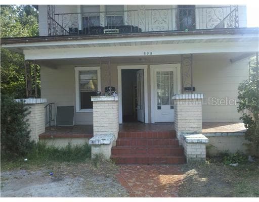 809 E BAKER STREET UNIT downs TAMPA, FL 33603