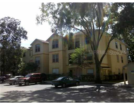 5618 PINNACLE HEIGHTS CIRCLE UNIT 303 TAMPA, FL 33624
