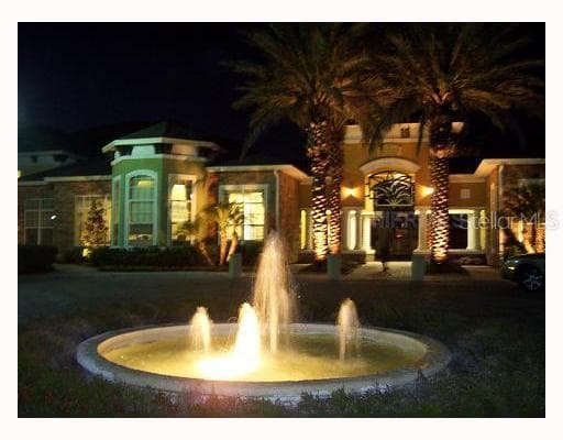 10108 COURTNEY OAKS CIRCLE UNIT 162 TAMPA, FL 33619