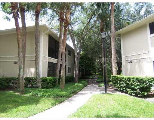 6010 LAKETREE LANE UNIT H TEMPLE TERRACE, FL 33617