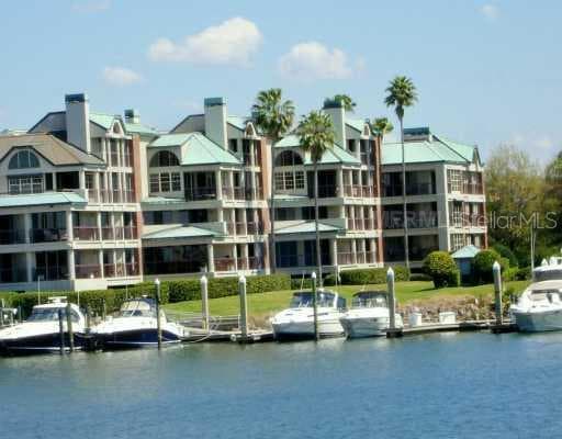 869 SEDDON COVE WAY TAMPA, FL 33602