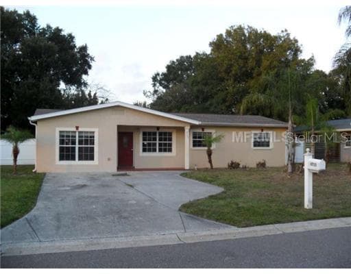 4715 W OAKELLAR AVENUE TAMPA, FL 33611