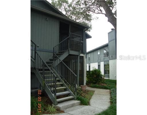 4004 NESTLE OAKS PLACE UNIT 201 TAMPA, FL 33613