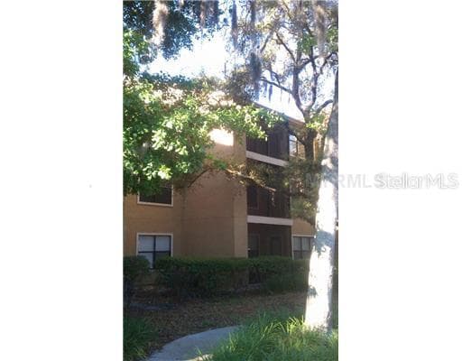 8774 KEY BISCAYNE DRIVE UNIT 204 TAMPA, FL 33614