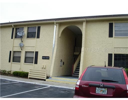 7507 DOLONITA DRIVE UNIT 7507 TAMPA, FL 33615