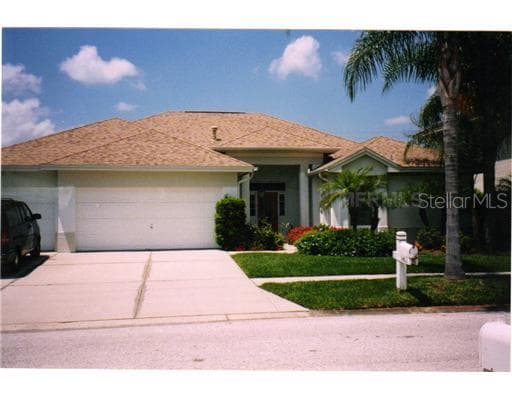 9402 WOODBAY DRIVE TAMPA, FL 33626