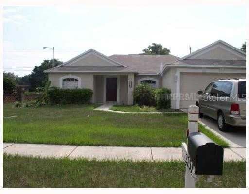 2257 TOWERING OAKS CIRCLE SEFFNER, FL 33584