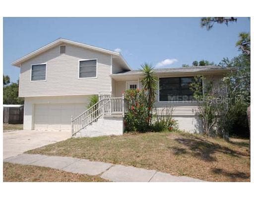 4850 BLUE JAY CIRCLE PALM HARBOR, FL 34683