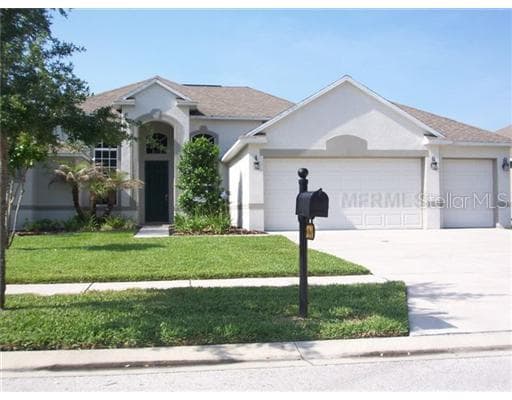 27210 FORDHAM DRIVE WESLEY CHAPEL, FL 33544
