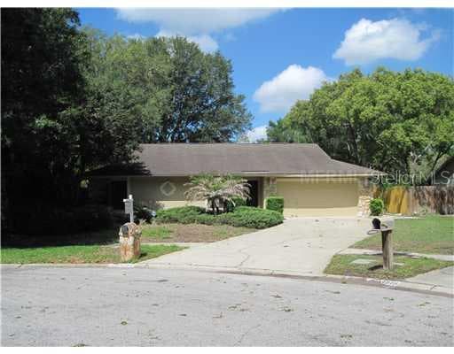13716 OLD FARM DRIVE TAMPA, FL 33625
