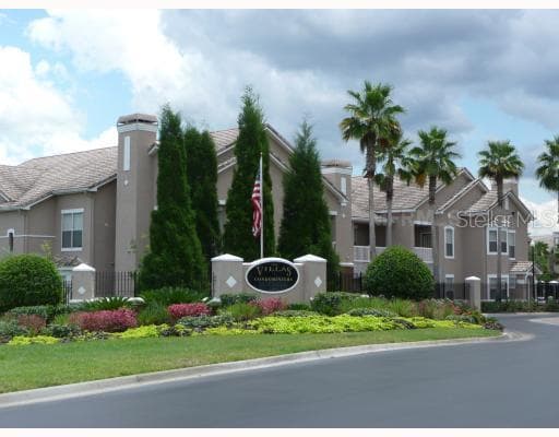 18112 VILLA CREEK DRIVE UNIT 18112 TAMPA, FL 33647