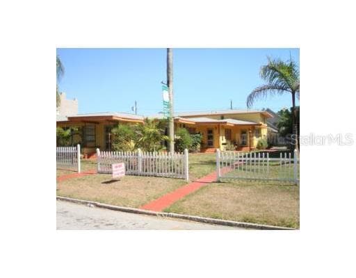 450 15TH AVENUE N UNIT 1 ST PETERSBURG, FL 33704