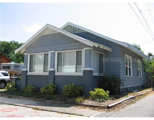923 OAK STREET NE ST PETERSBURG, FL 33701
