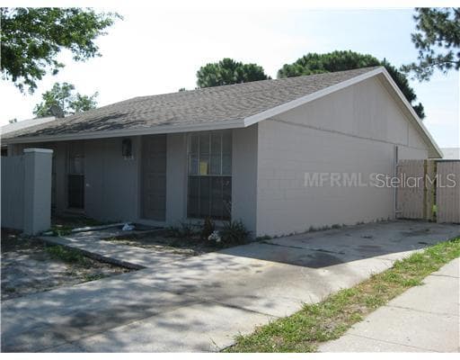 8516 BRIAR GROVE CIRCLE TAMPA, FL 33615