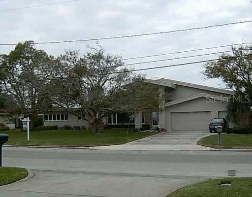 1744 Santa Barbara DRIVE Dunedin, FL 34698
