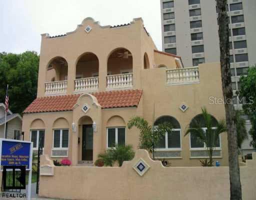 555 9 St., FL 33704