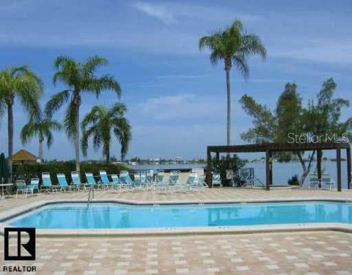 6210 Sun BOULEVARD UNIT 302 St Petersburg, FL 33715