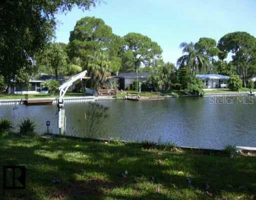 4755 Butterfly PLACE St Petersburg, FL 33703