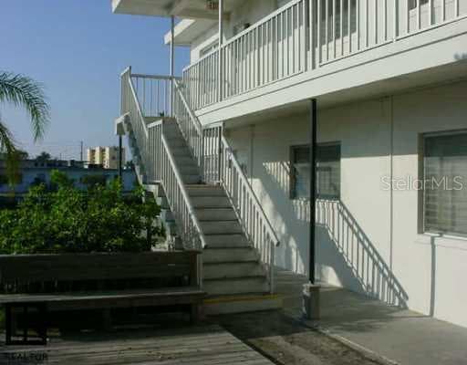 105 110th AVENUE E UNIT 8 Treasure Island, FL 33706