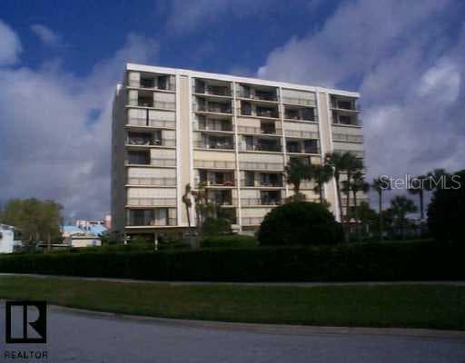 2530 Gary CIRCLE UNIT 805 Dunedin, FL 34698