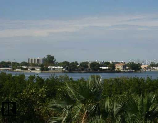 7050 Sunset DRIVE UNIT 208 South Pasadena, FL 33707