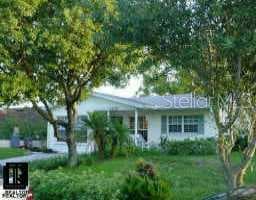 1426 Wegman DRIVE Tarpon Springs, FL 34689
