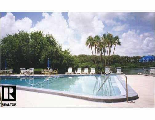10037 62nd N UNIT b6 #9 St Petersburg, FL 33708