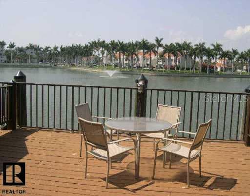 6290 Bahia del Mar CIRCLE S UNIT #15 St Pterburg, FL 33715